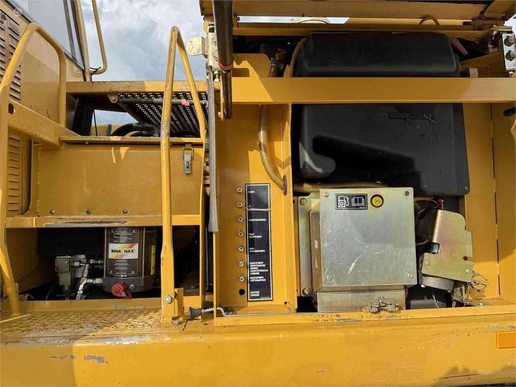 Ratinis ekskavatorius CAT M315C: foto 15