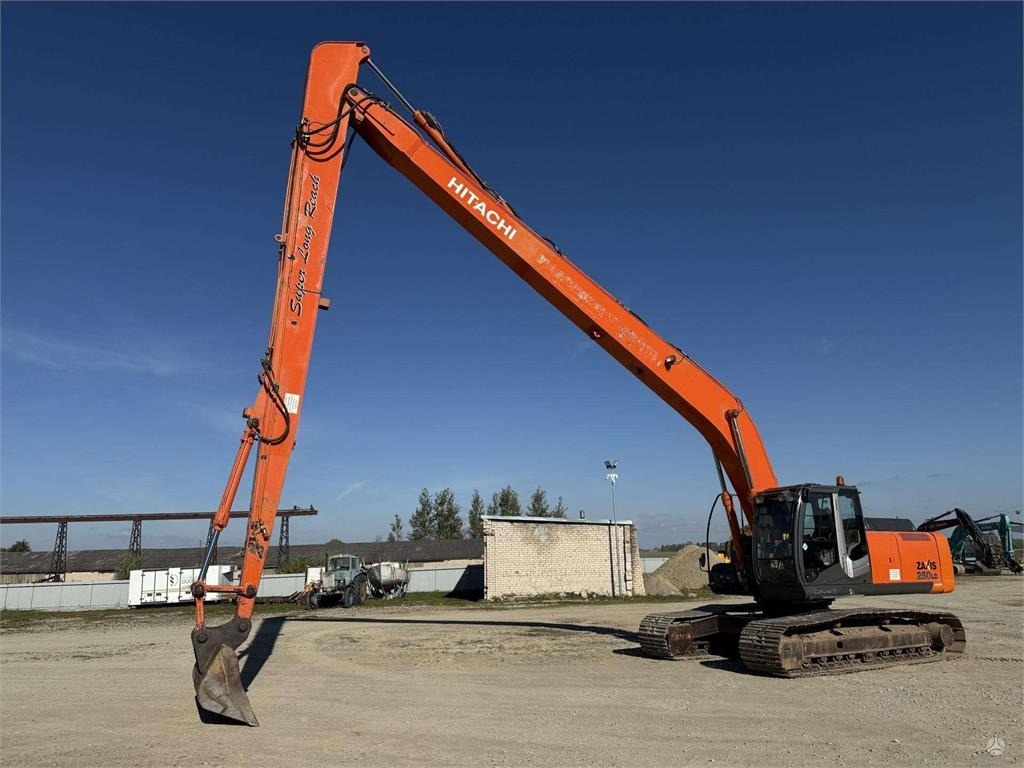 Hitachi ZX 250 LC-3 , 21 M , 800 mm - Vikšrinis ekskavatorius: foto 1 Hitachi ZX 250 LC-3 , 21 M , 800 mm - Vikšrinis ekskavatorius: foto 1