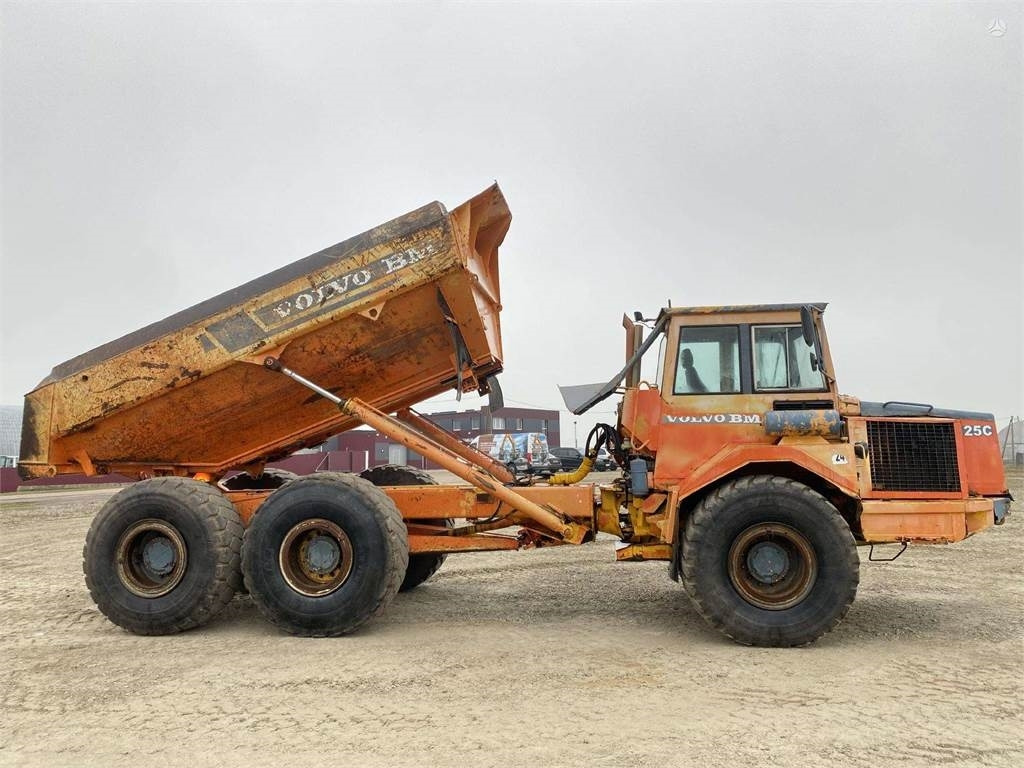 Volvo A25C , Nr.1 - Šarnyrinis savivartis: foto 2 Volvo A25C , Nr.1 - Šarnyrinis savivartis: foto 2
