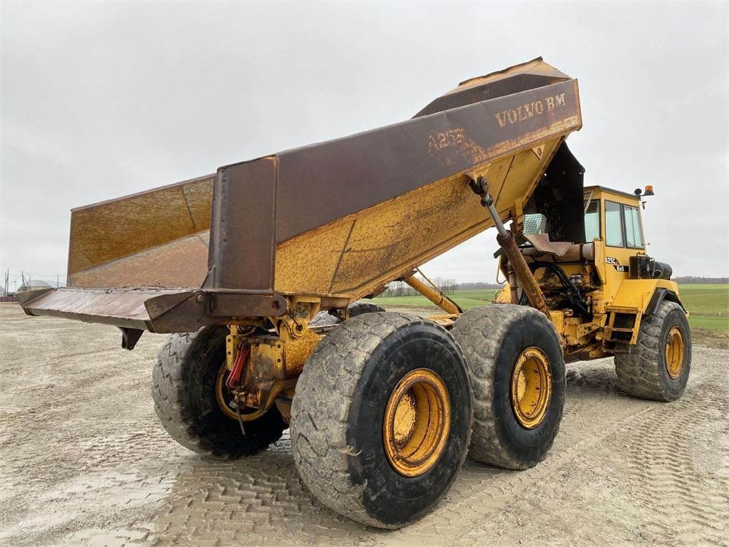 Volvo A25C , Nr.2 - Šarnyrinis savivartis: foto 3 Volvo A25C , Nr.2 - Šarnyrinis savivartis: foto 3