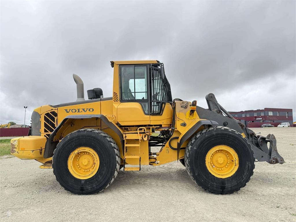 Volvo L 120 F , 4rd line , coupler - Ratinis krautuvas: foto 5 Volvo L 120 F , 4rd line , coupler - Ratinis krautuvas: foto 5