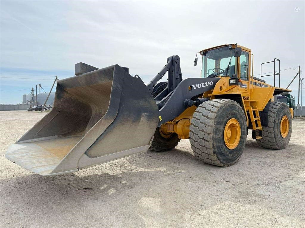 Volvo L 220 D, Quick hitch, Third l - Ratinis krautuvas: foto 1 Volvo L 220 D, Quick hitch, Third l - Ratinis krautuvas: foto 1