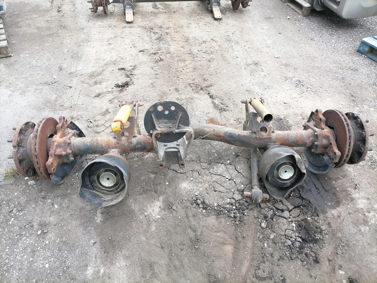 MAN Axel housing 12345 - Ašis ir dalys - Sunkvežimis: foto 2 MAN Axel housing 12345 - Ašis ir dalys - Sunkvežimis: foto 2