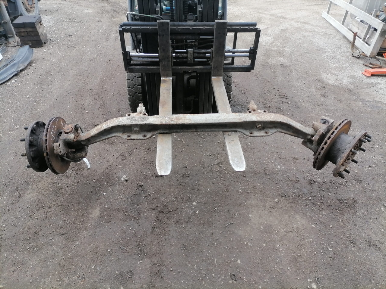 MAN Axel housing 81441013143 - Priekinė ašis - Sunkvežimis: foto 1 MAN Axel housing 81441013143 - Priekinė ašis - Sunkvežimis: foto 1