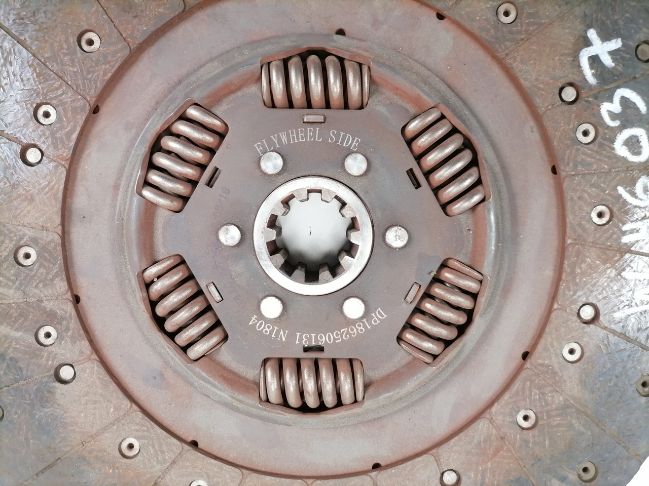 MAN Clutch disc 1862506131 - Sankabos diskas - Sunkvežimis: foto 3 MAN Clutch disc 1862506131 - Sankabos diskas - Sunkvežimis: foto 3