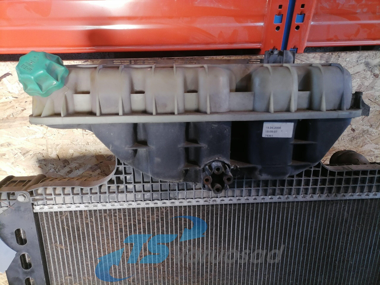 MAN Cooling radiator 81061016512 - Radiatorius - Sunkvežimis: foto 3 MAN Cooling radiator 81061016512 - Radiatorius - Sunkvežimis: foto 3