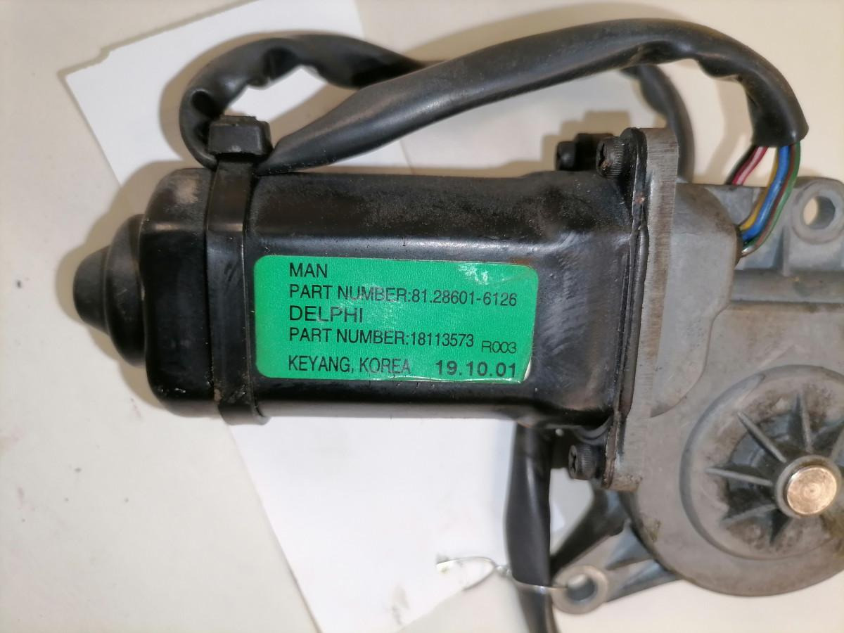 MAN Glass lift 81286016126 - Langas ir dalys - Sunkvežimis: foto 4 MAN Glass lift 81286016126 - Langas ir dalys - Sunkvežimis: foto 4