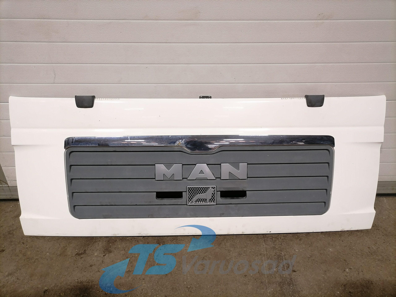 MAN Grille panel 81611100053 - Grotelės - Sunkvežimis: foto 1 MAN Grille panel 81611100053 - Grotelės - Sunkvežimis: foto 1