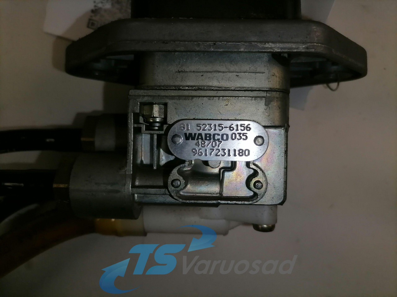 MAN Handbrake control lever 81523156156 - Universali dalis - Sunkvežimis: foto 3 MAN Handbrake control lever 81523156156 - Universali dalis - Sunkvežimis: foto 3