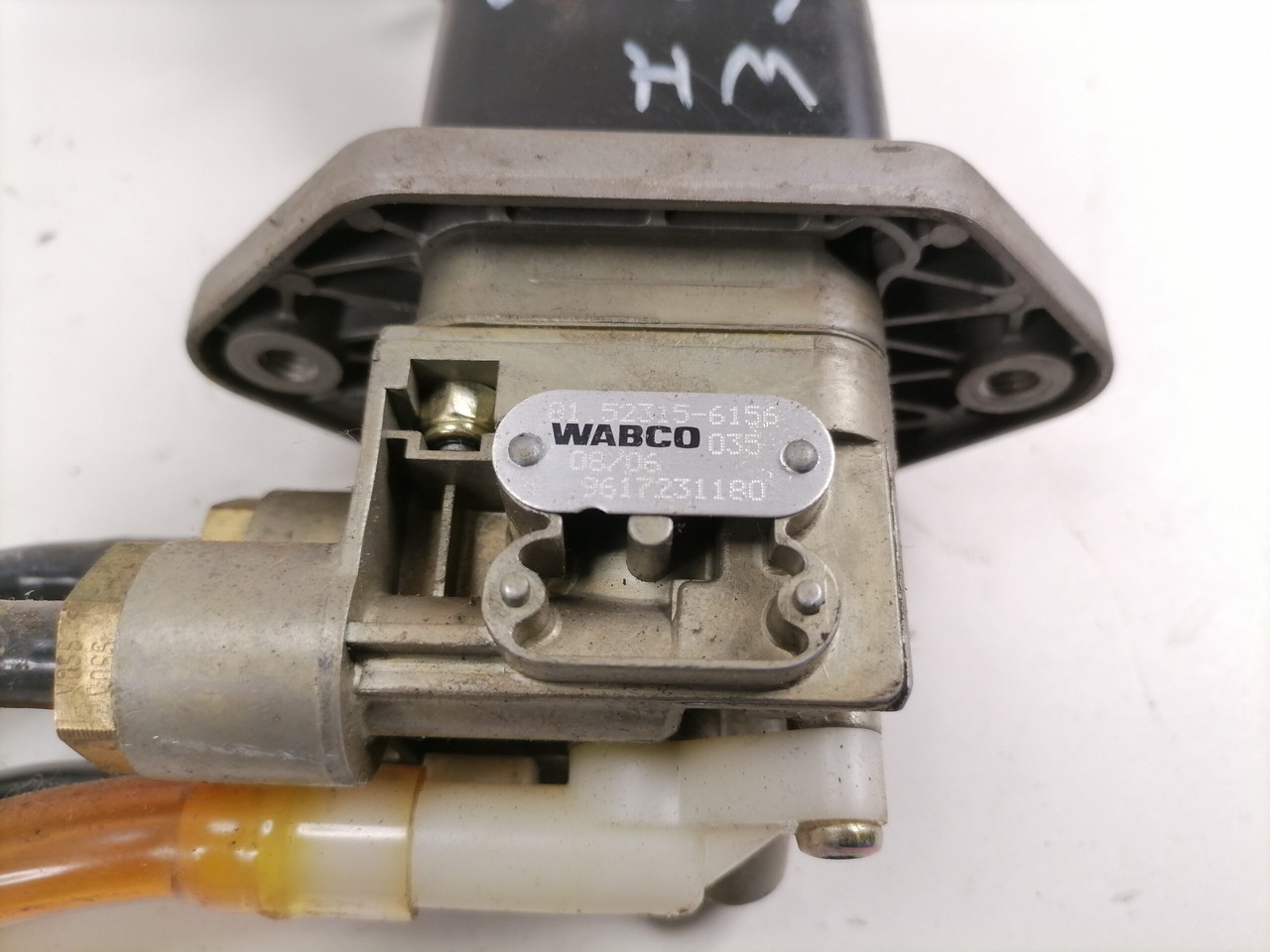 MAN Handbrake control lever 81523156156 - Universali dalis - Sunkvežimis: foto 4 MAN Handbrake control lever 81523156156 - Universali dalis - Sunkvežimis: foto 4