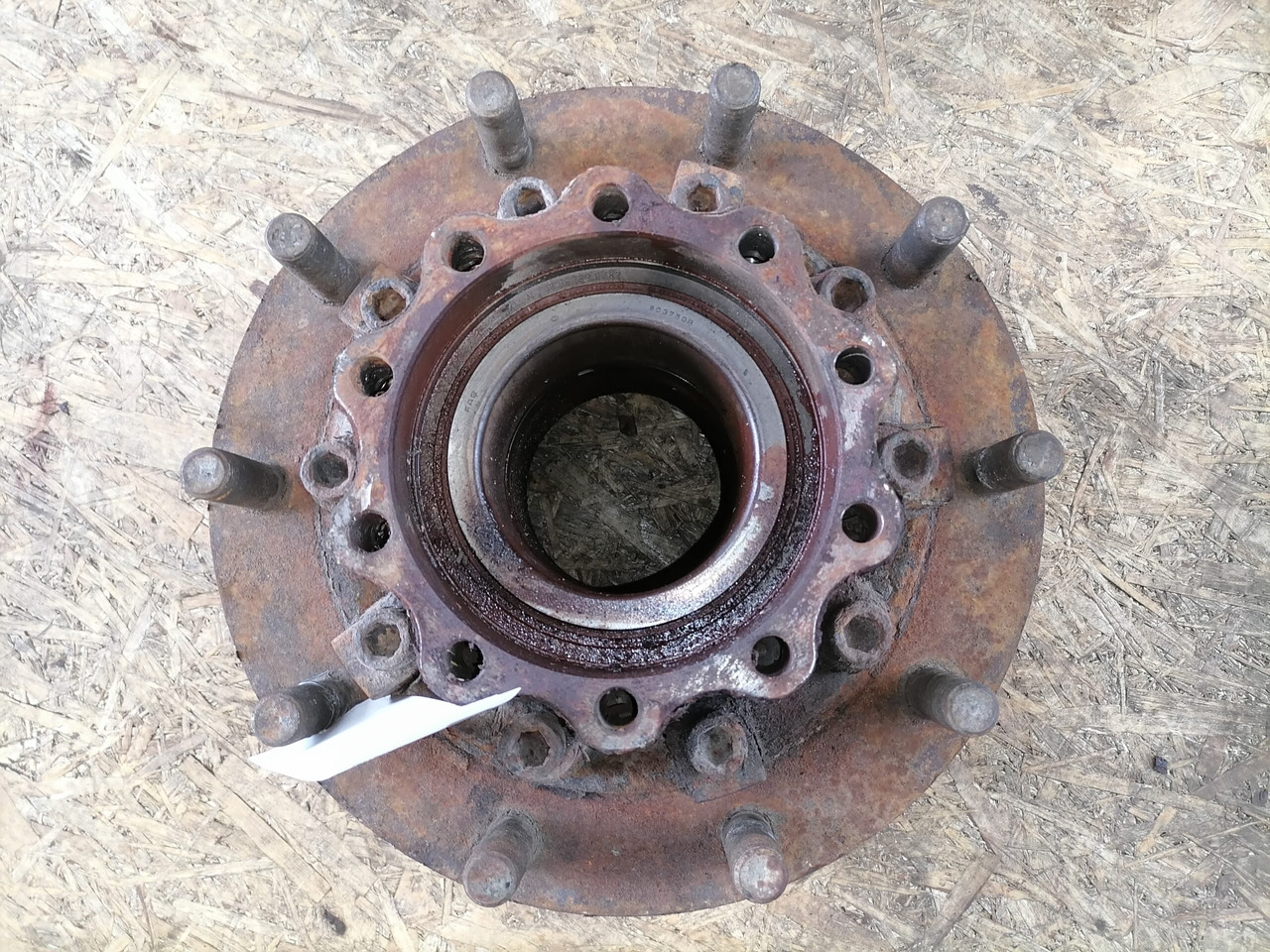MAN Rear axel hub 81357013155 - Stebulė - Sunkvežimis: foto 2 MAN Rear axel hub 81357013155 - Stebulė - Sunkvežimis: foto 2