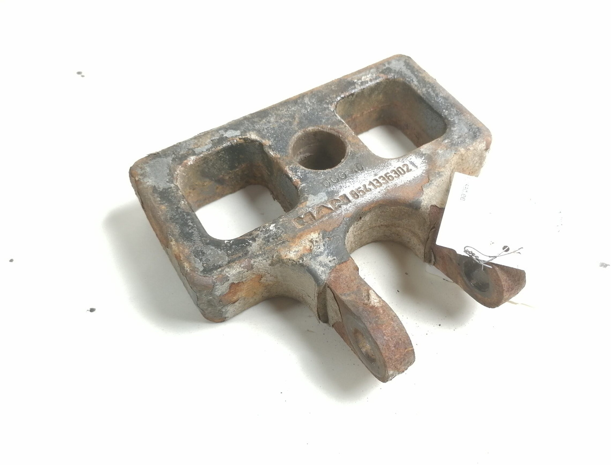 MAN Shock absorber mounting 85413363021 - Pakaba - Sunkvežimis: foto 1 MAN Shock absorber mounting 85413363021 - Pakaba - Sunkvežimis: foto 1