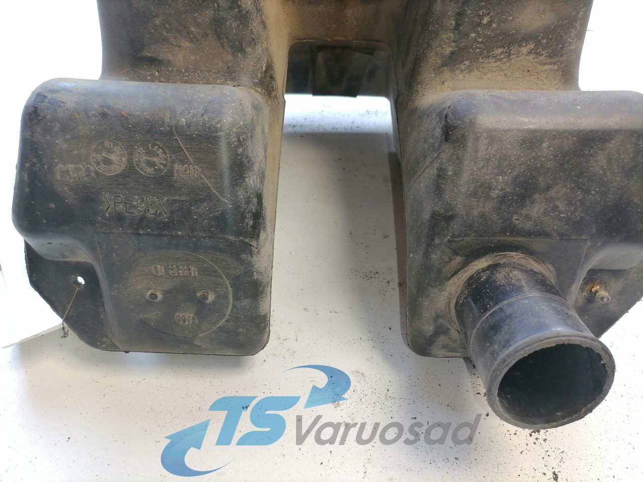 MAN Windscreen washer fluid tank 81264810074 - Valytuvas - Sunkvežimis: foto 3 MAN Windscreen washer fluid tank 81264810074 - Valytuvas - Sunkvežimis: foto 3