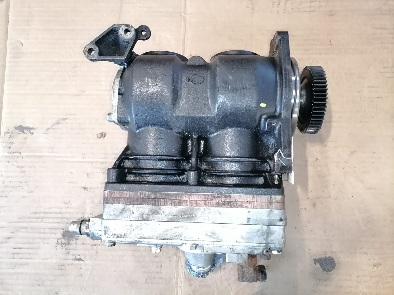 Mercedes-Benz Air compressor K165523N00 - Kompresorius - Sunkvežimis: foto 3 Mercedes-Benz Air compressor K165523N00 - Kompresorius - Sunkvežimis: foto 3