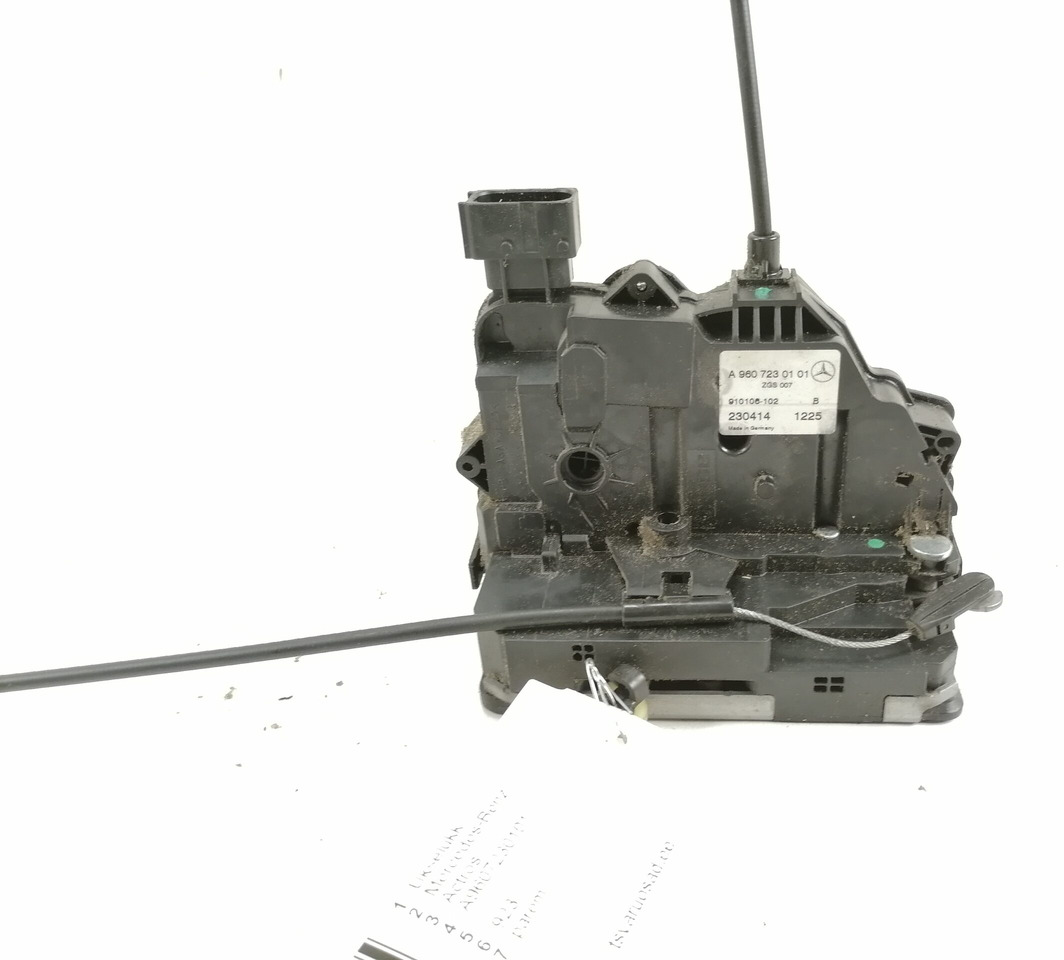 Mercedes-Benz Door lock A9607230101 - Durys ir dalys - Sunkvežimis: foto 2 Mercedes-Benz Door lock A9607230101 - Durys ir dalys - Sunkvežimis: foto 2