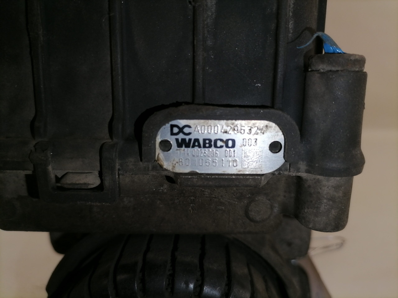 Mercedes-Benz EBS brake valve A0004296324 - Stabdžių vožtuvas - Sunkvežimis: foto 3 Mercedes-Benz EBS brake valve A0004296324 - Stabdžių vožtuvas - Sunkvežimis: foto 3