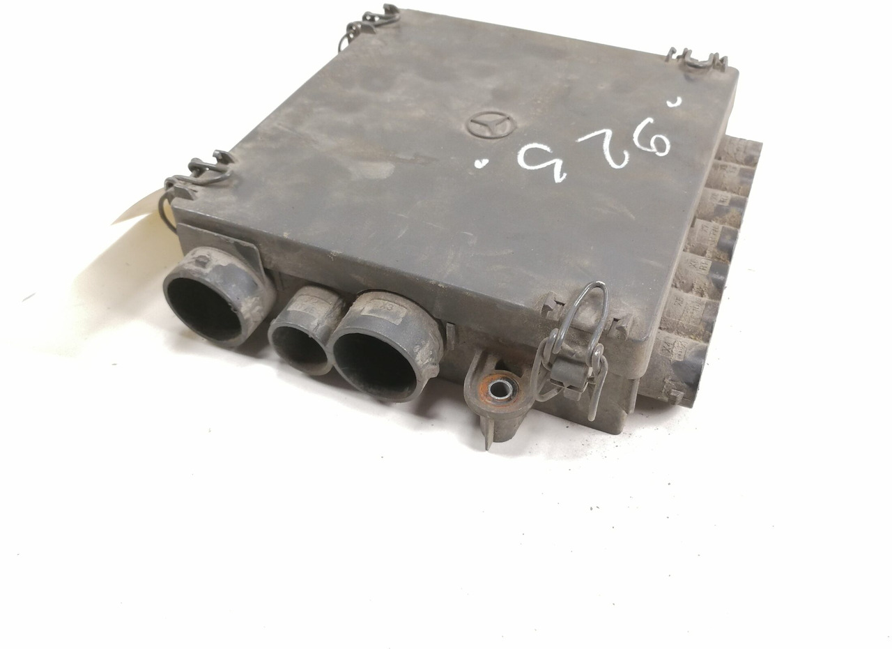 Mercedes-Benz Juhtmestiku harukarp A9605460440 - Saugiklis - Sunkvežimis: foto 1 Mercedes-Benz Juhtmestiku harukarp A9605460440 - Saugiklis - Sunkvežimis: foto 1