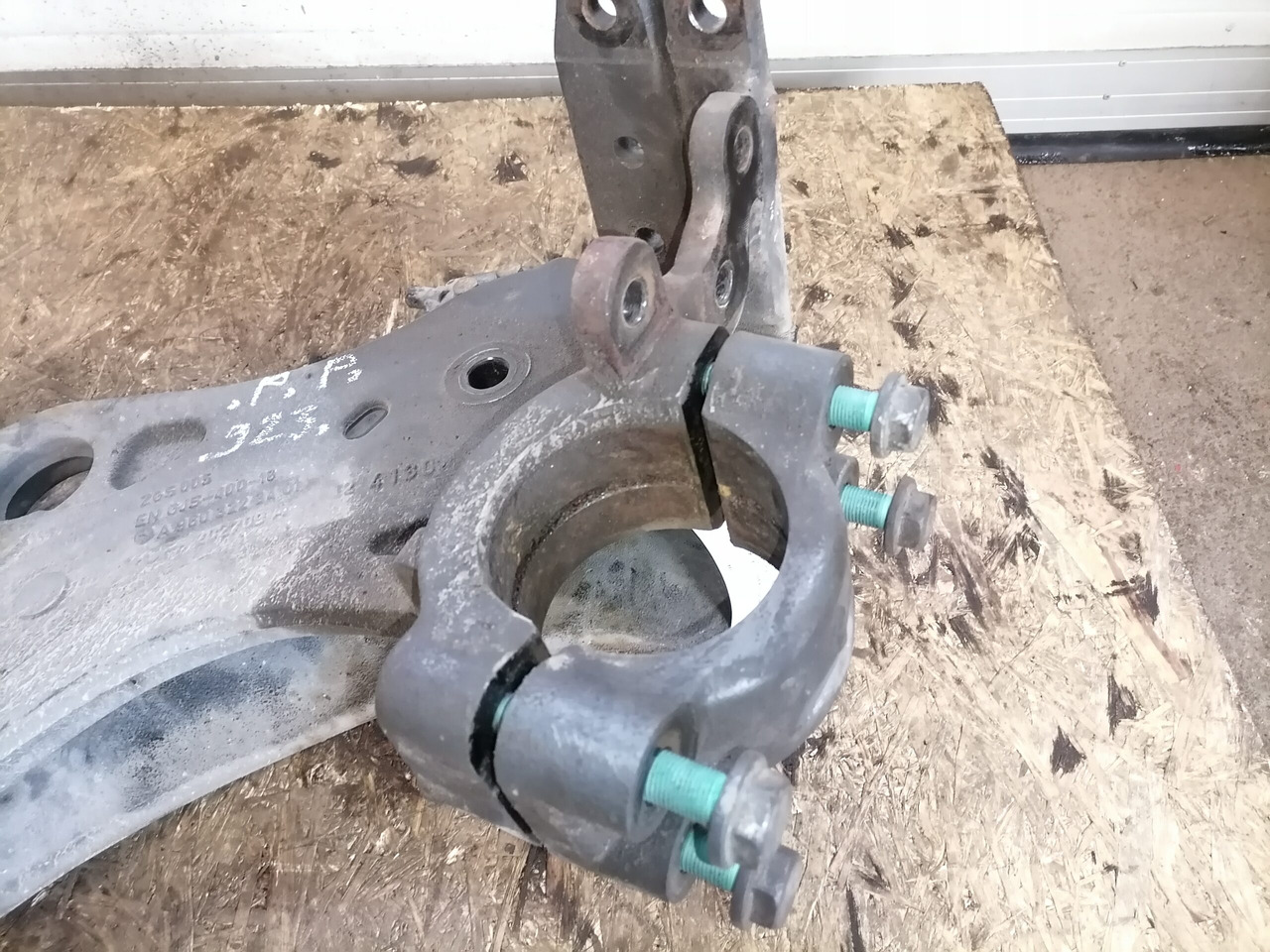 Mercedes-Benz Leaf spring bracket A9603223401 - Pakaba - Sunkvežimis: foto 4 Mercedes-Benz Leaf spring bracket A9603223401 - Pakaba - Sunkvežimis: foto 4