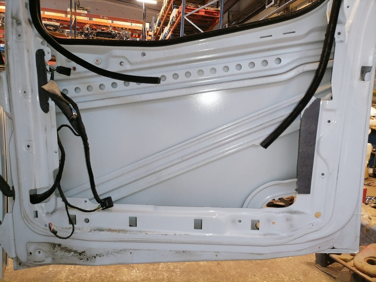 Mercedes-Benz MB uks, parem A9607202403 - Durys ir dalys - Sunkvežimis: foto 3 Mercedes-Benz MB uks, parem A9607202403 - Durys ir dalys - Sunkvežimis: foto 3