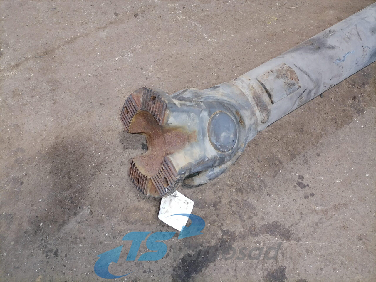Mercedes-Benz Propeller shaft A6574103402 - Kardanas - Sunkvežimis: foto 2 Mercedes-Benz Propeller shaft A6574103402 - Kardanas - Sunkvežimis: foto 2