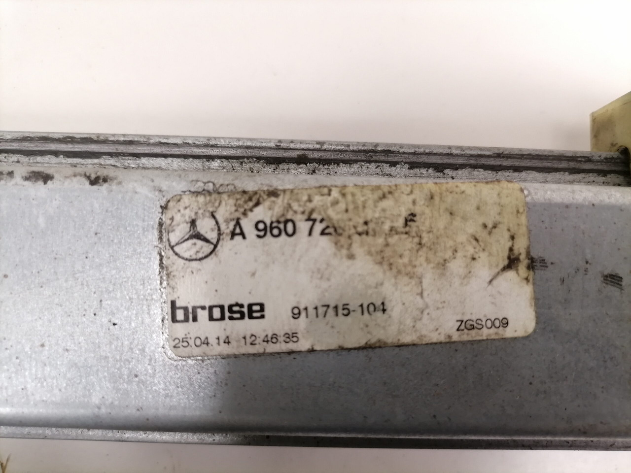Mercedes-Benz Side window lifting mechanism A9607201146 - Langas ir dalys - Sunkvežimis: foto 5 Mercedes-Benz Side window lifting mechanism A9607201146 - Langas ir dalys - Sunkvežimis: foto 5
