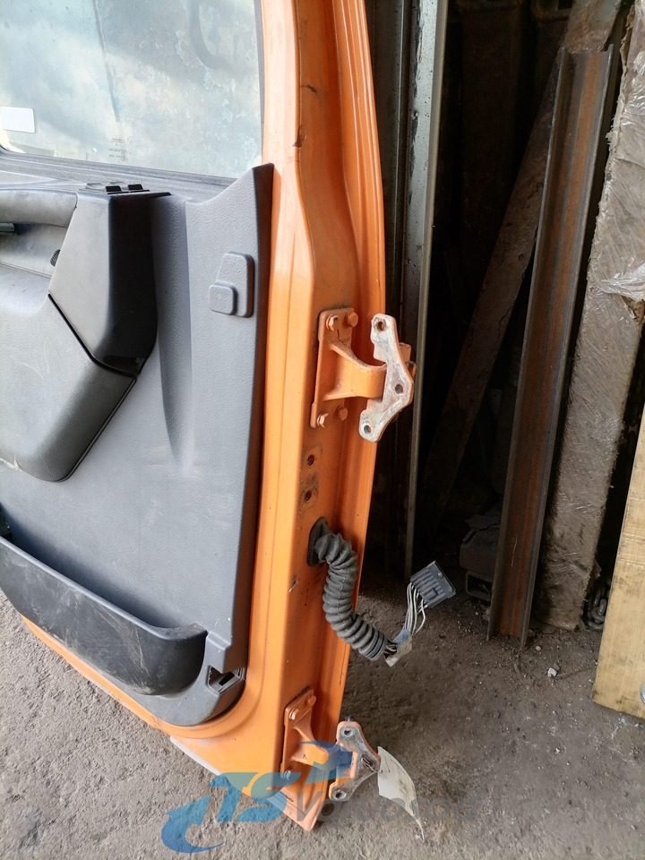 Renault Uks, vasak 5600464823 - Durys ir dalys - Sunkvežimis: foto 2 Renault Uks, vasak 5600464823 - Durys ir dalys - Sunkvežimis: foto 2