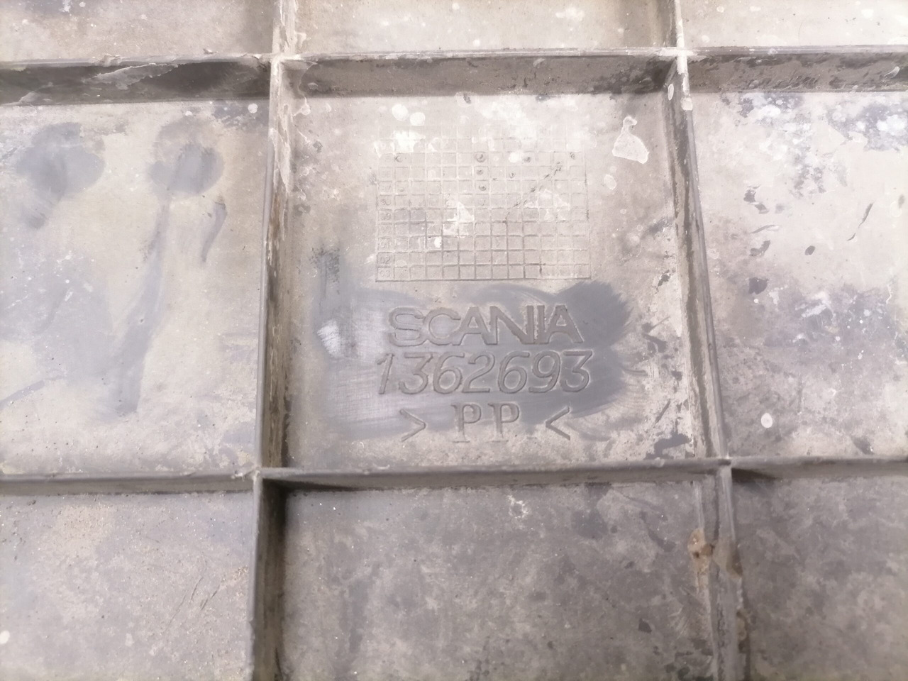 Scania Battery cover 1362693 - Akumuliatorius - Sunkvežimis: foto 4 Scania Battery cover 1362693 - Akumuliatorius - Sunkvežimis: foto 4