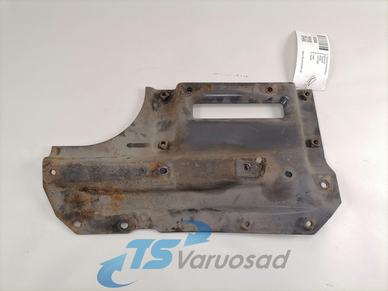 Scania Bumper bracket 1431582 - Bamperis - Sunkvežimis: foto 2 Scania Bumper bracket 1431582 - Bamperis - Sunkvežimis: foto 2