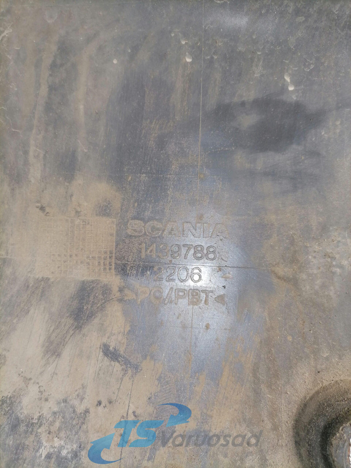 Scania Bumper cover 1439788 - Bamperis kampas - Sunkvežimis: foto 3 Scania Bumper cover 1439788 - Bamperis kampas - Sunkvežimis: foto 3