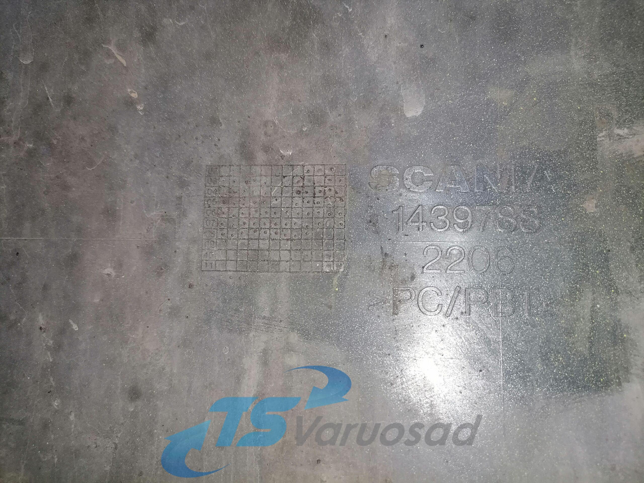 Scania Bumper cover 1439788 - Bamperis kampas - Sunkvežimis: foto 3 Scania Bumper cover 1439788 - Bamperis kampas - Sunkvežimis: foto 3