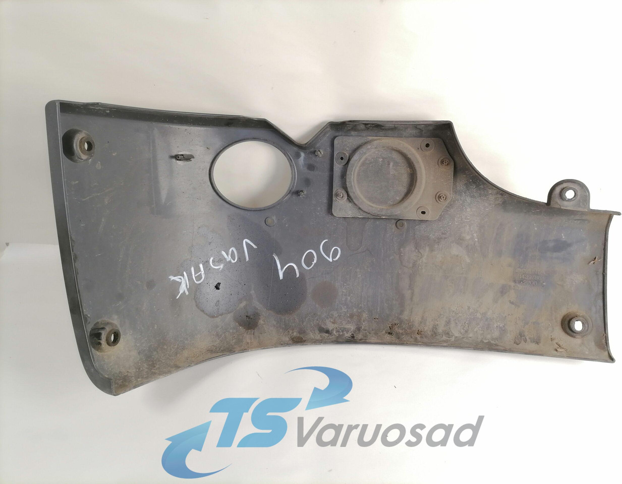 Scania Bumper cover 1439788 - Bamperis kampas - Sunkvežimis: foto 2 Scania Bumper cover 1439788 - Bamperis kampas - Sunkvežimis: foto 2