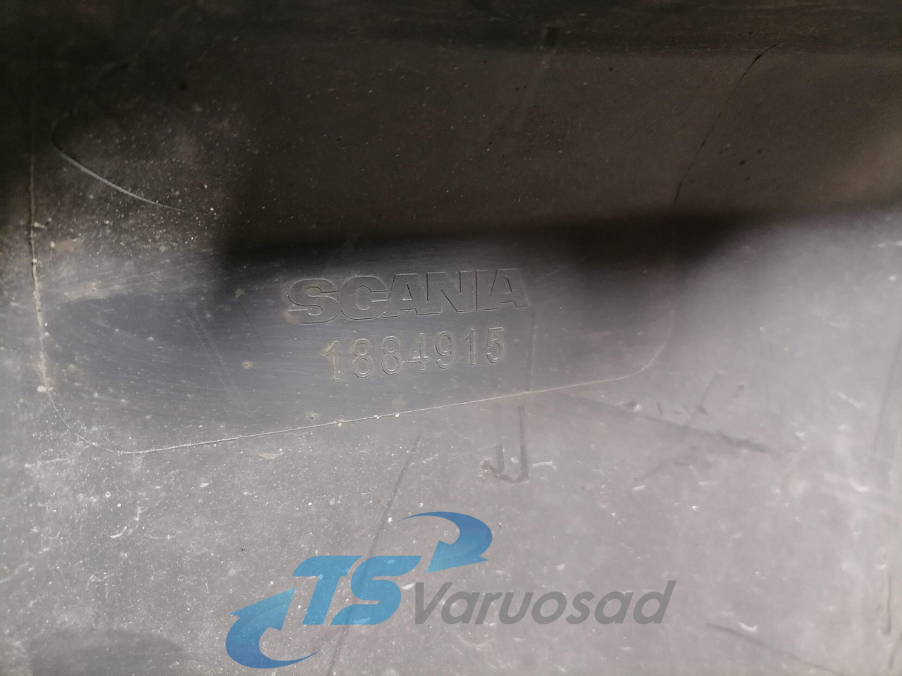 Scania Bumper cover 1884915 - Bamperis kampas - Sunkvežimis: foto 4 Scania Bumper cover 1884915 - Bamperis kampas - Sunkvežimis: foto 4