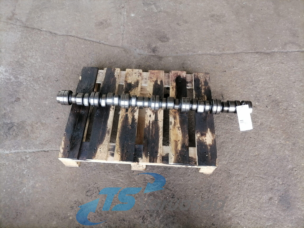 Scania Camshaft 1509917 - Paskirstymo velenas - Sunkvežimis: foto 1 Scania Camshaft 1509917 - Paskirstymo velenas - Sunkvežimis: foto 1