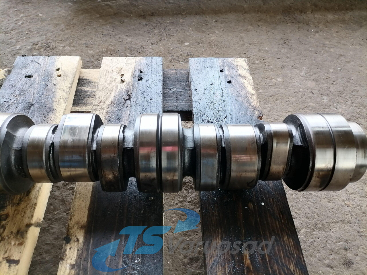 Scania Camshaft 1509917 - Paskirstymo velenas - Sunkvežimis: foto 2 Scania Camshaft 1509917 - Paskirstymo velenas - Sunkvežimis: foto 2