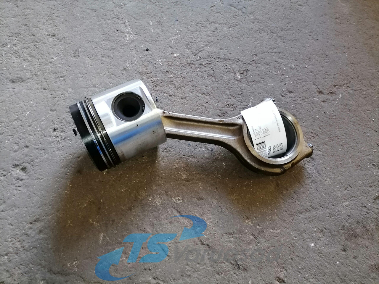 Scania Connecting rod + piston 1791992 - Stūmokliai/ Žiedai/ Įvorės - Sunkvežimis: foto 1 Scania Connecting rod + piston 1791992 - Stūmokliai/ Žiedai/ Įvorės - Sunkvežimis: foto 1