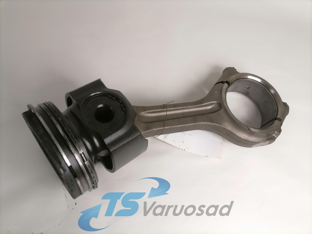 Scania Connecting rod + piston 1929265 - Stūmokliai/ Žiedai/ Įvorės - Sunkvežimis: foto 1 Scania Connecting rod + piston 1929265 - Stūmokliai/ Žiedai/ Įvorės - Sunkvežimis: foto 1
