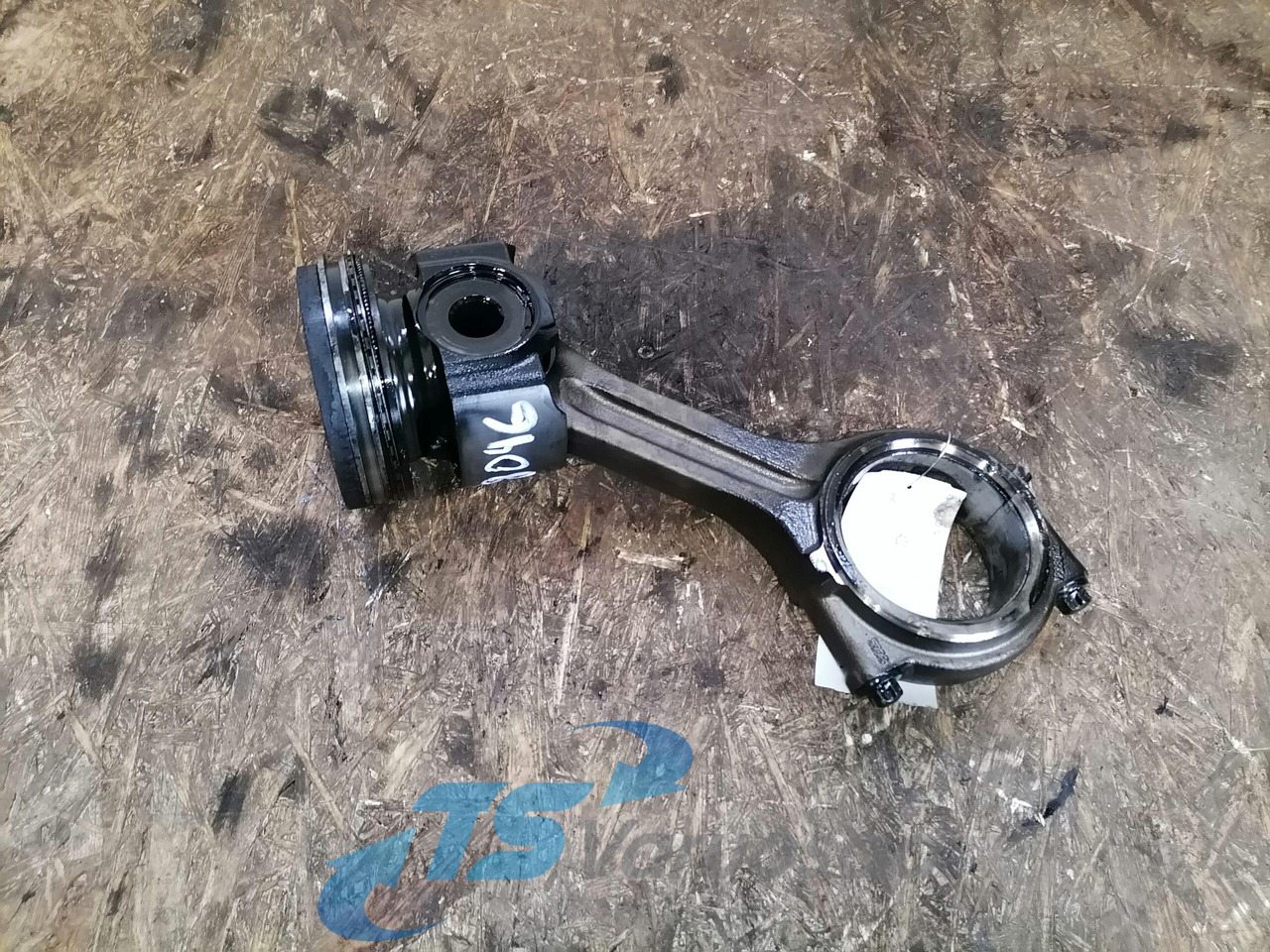 Scania Connecting rod + piston 2263286 - Stūmokliai/ Žiedai/ Įvorės - Sunkvežimis: foto 1 Scania Connecting rod + piston 2263286 - Stūmokliai/ Žiedai/ Įvorės - Sunkvežimis: foto 1