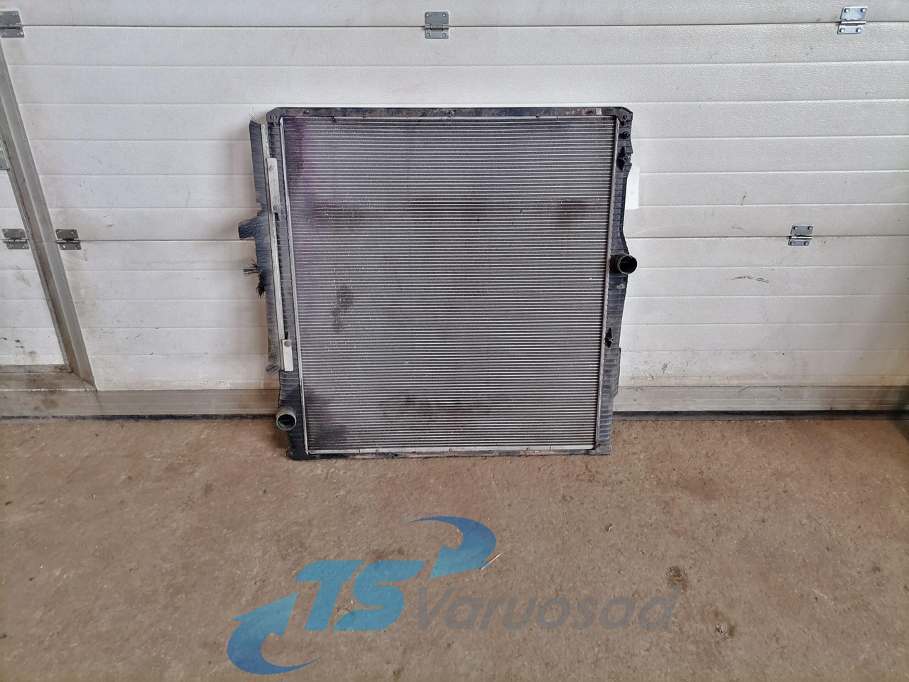 Scania Cooling radiator 1781365 - Radiatorius - Sunkvežimis: foto 2 Scania Cooling radiator 1781365 - Radiatorius - Sunkvežimis: foto 2
