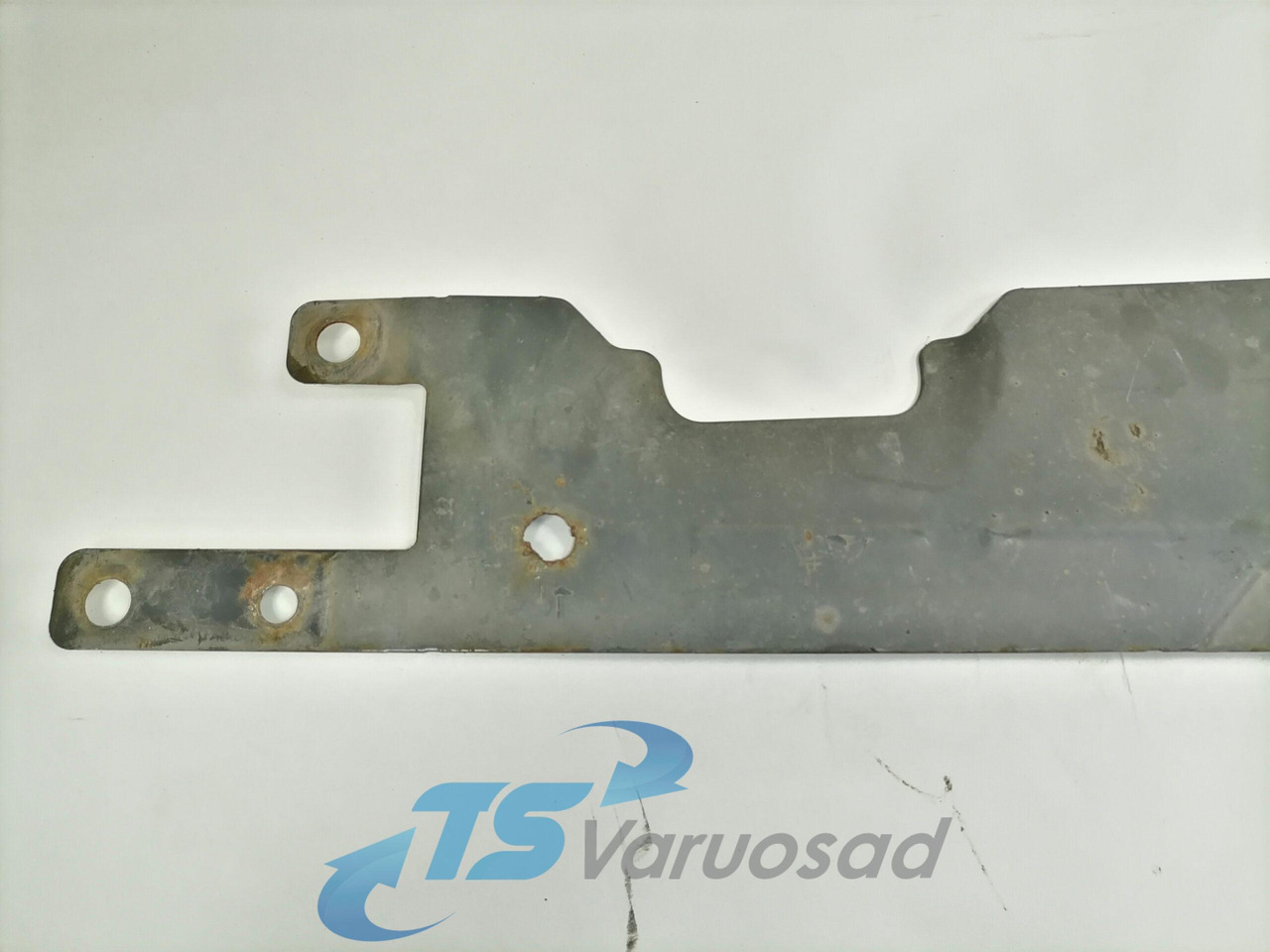 Scania Esikaitseraua plekk 1790203 - Bamperis - Sunkvežimis: foto 3 Scania Esikaitseraua plekk 1790203 - Bamperis - Sunkvežimis: foto 3