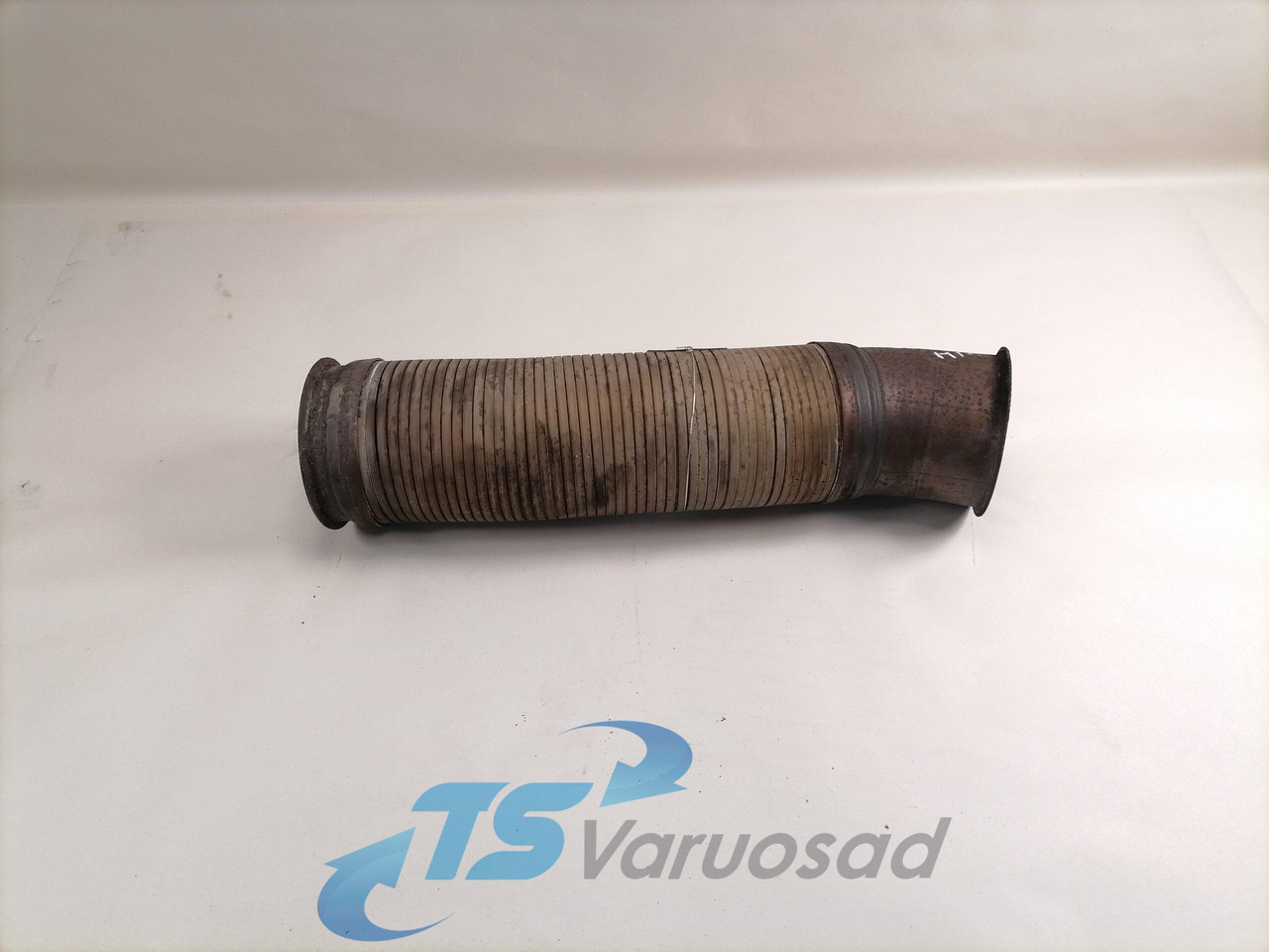 Scania Exhaust pipe 1529474 - Duslintuvas - Sunkvežimis: foto 1 Scania Exhaust pipe 1529474 - Duslintuvas - Sunkvežimis: foto 1