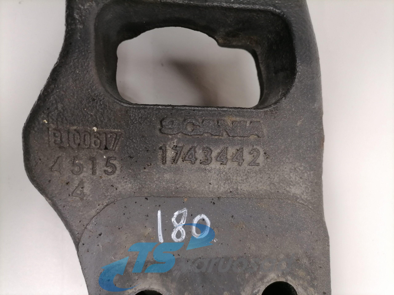 Scania Gearbox bracket 1743442 - Pavarų dėžė ir dalys - Sunkvežimis: foto 2 Scania Gearbox bracket 1743442 - Pavarų dėžė ir dalys - Sunkvežimis: foto 2