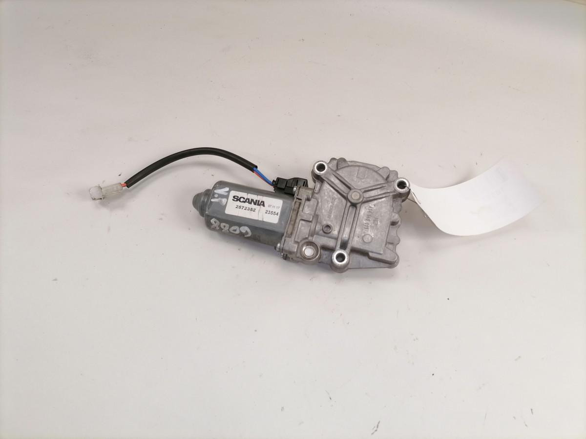 Scania Glass lift 2572352 - Langas ir dalys - Sunkvežimis: foto 2 Scania Glass lift 2572352 - Langas ir dalys - Sunkvežimis: foto 2