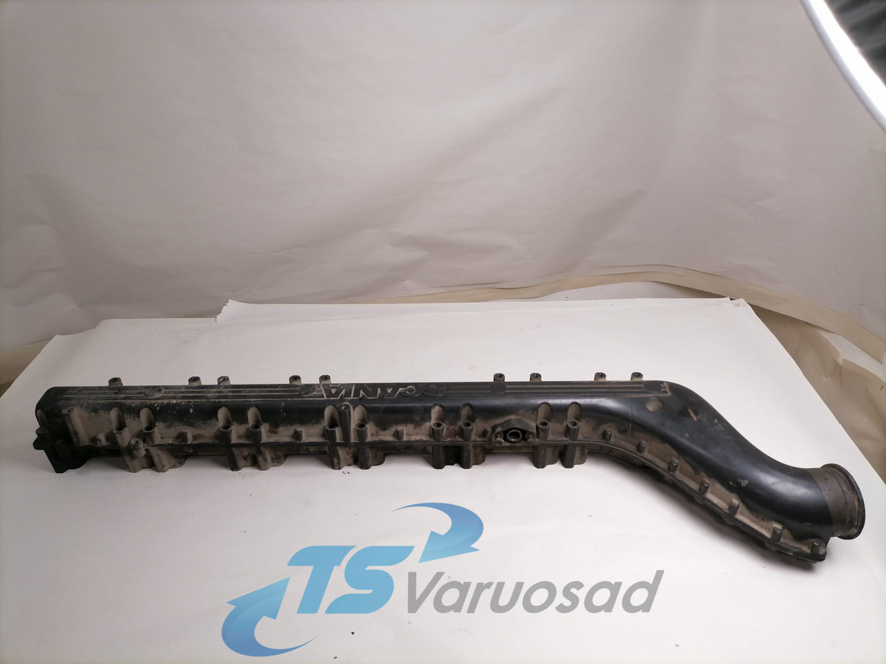 Scania Intake mainfold 1493717 - Įsiurbimo kolektorius - Sunkvežimis: foto 1 Scania Intake mainfold 1493717 - Įsiurbimo kolektorius - Sunkvežimis: foto 1
