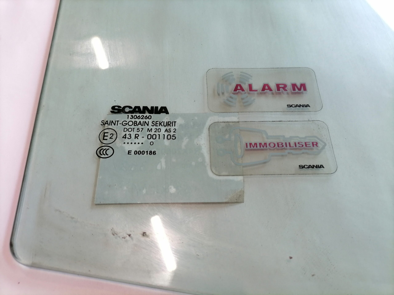 Scania Küljeklaas, parem 1306260 - Langas ir dalys - Sunkvežimis: foto 3 Scania Küljeklaas, parem 1306260 - Langas ir dalys - Sunkvežimis: foto 3
