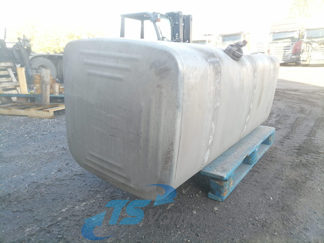 Scania Kütusepaak 700L 1423691 - Degalų bakas - Sunkvežimis: foto 4 Scania Kütusepaak 700L 1423691 - Degalų bakas - Sunkvežimis: foto 4