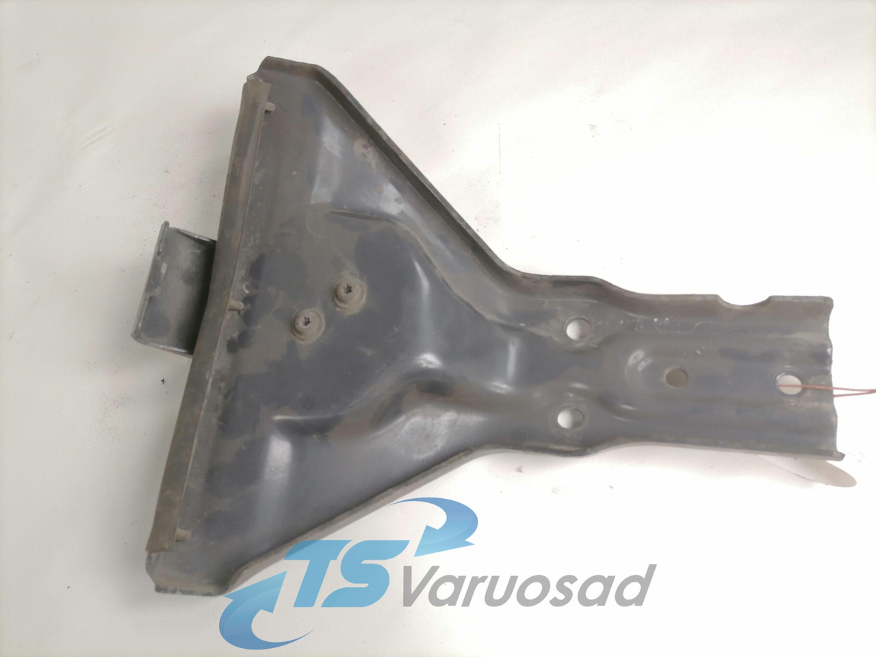 Scania Mudguard bracket 1377439 - Universali dalis - Sunkvežimis: foto 3 Scania Mudguard bracket 1377439 - Universali dalis - Sunkvežimis: foto 3