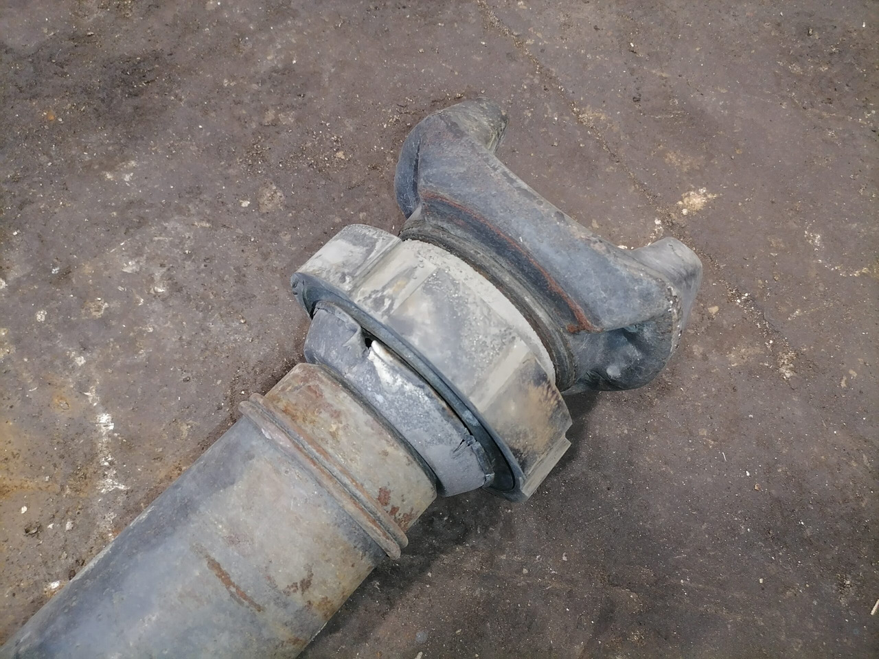 Scania Propeller shaft 1758940 - Kardanas - Sunkvežimis: foto 2 Scania Propeller shaft 1758940 - Kardanas - Sunkvežimis: foto 2