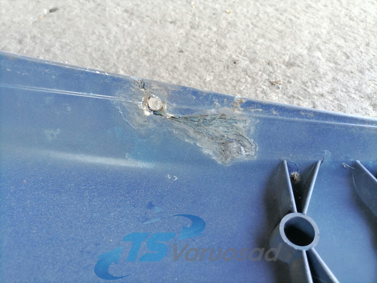 Scania Scania cab wind deflector, roof 1731083 - Aerodinamika/ Spoileris - Sunkvežimis: foto 2 Scania Scania cab wind deflector, roof 1731083 - Aerodinamika/ Spoileris - Sunkvežimis: foto 2