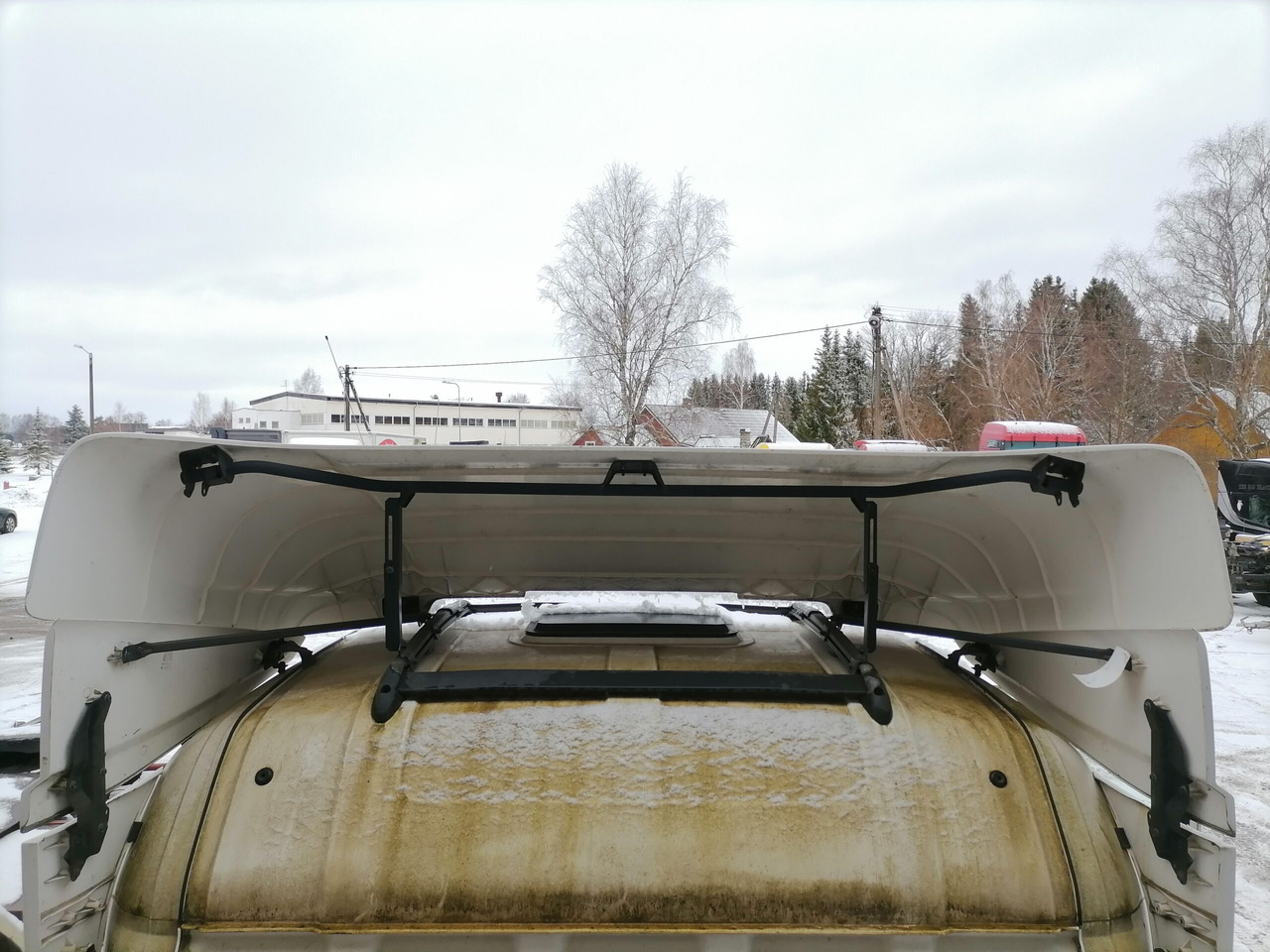 Scania Scania cab wind deflector, roof 1757973 - Aerodinamika/ Spoileris - Sunkvežimis: foto 5 Scania Scania cab wind deflector, roof 1757973 - Aerodinamika/ Spoileris - Sunkvežimis: foto 5