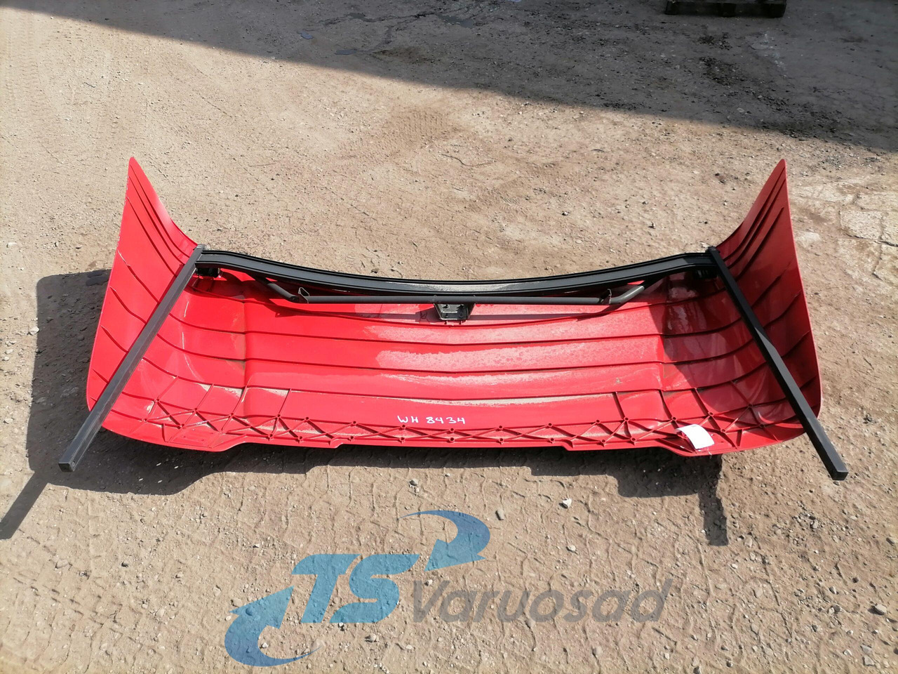 Scania Scania cab wind deflector, roof 1757973 - Aerodinamika/ Spoileris - Sunkvežimis: foto 2 Scania Scania cab wind deflector, roof 1757973 - Aerodinamika/ Spoileris - Sunkvežimis: foto 2